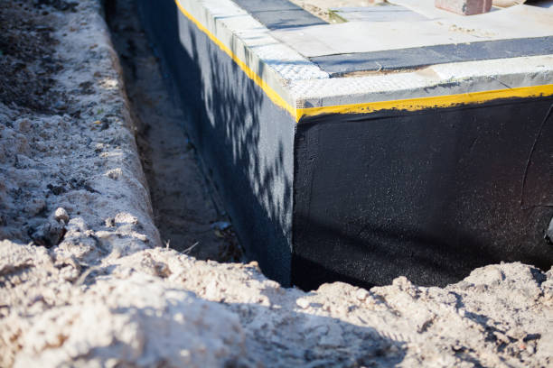 Professional Foundation Crack Repair technician working in Oak Park, MI